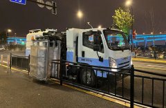 護(hù)欄清洗車，城市道路保潔好幫手